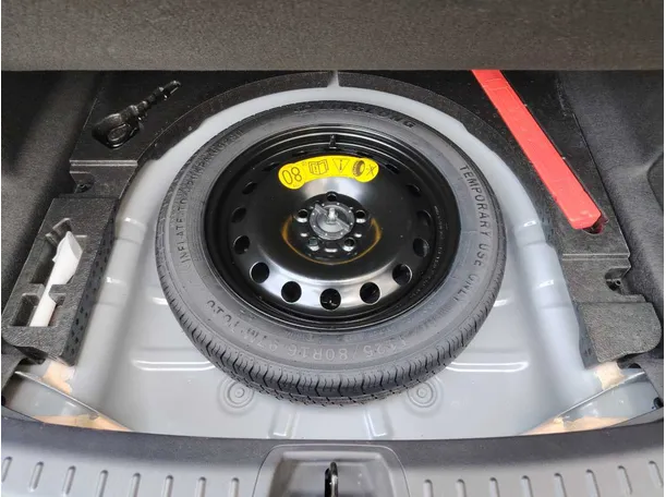 Car image 36