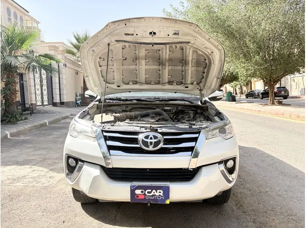 Car image 28
