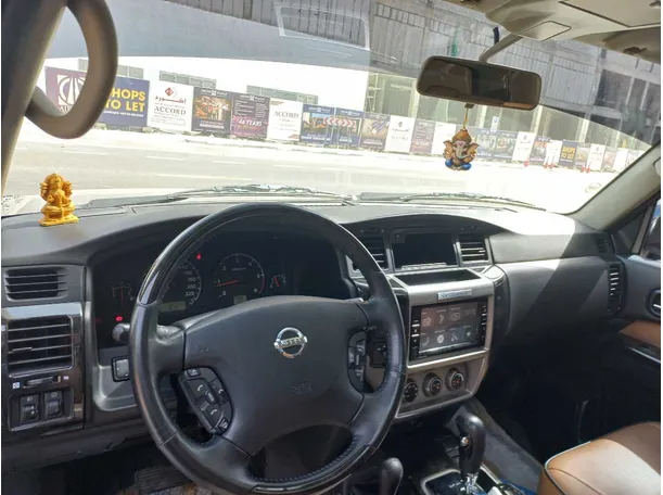 Car image 11