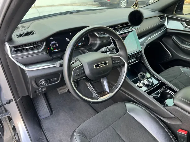Car image 11