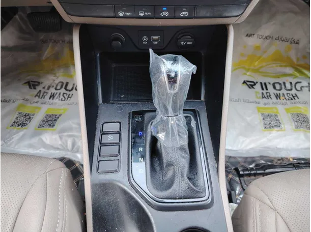 Car image 18