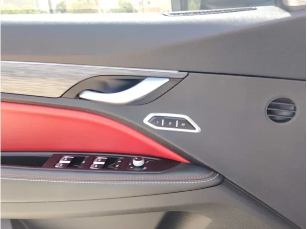 Car image 31