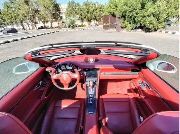 Car image 16