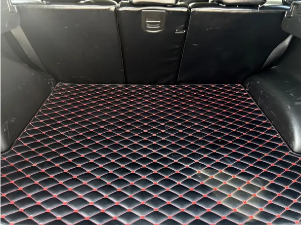 Car image 25