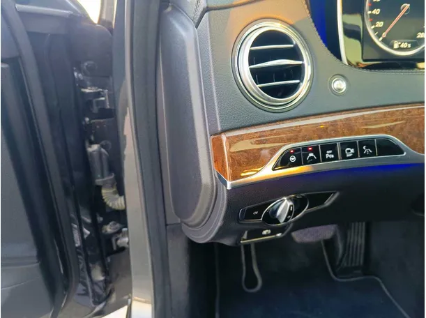 Car image 35