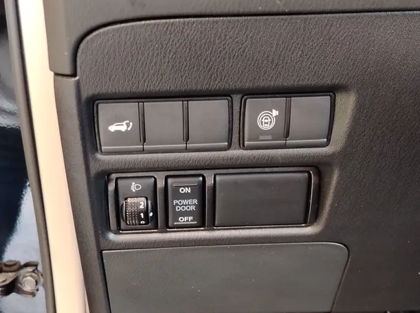Car image 29