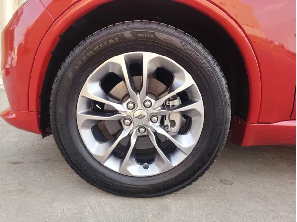 Car image 9