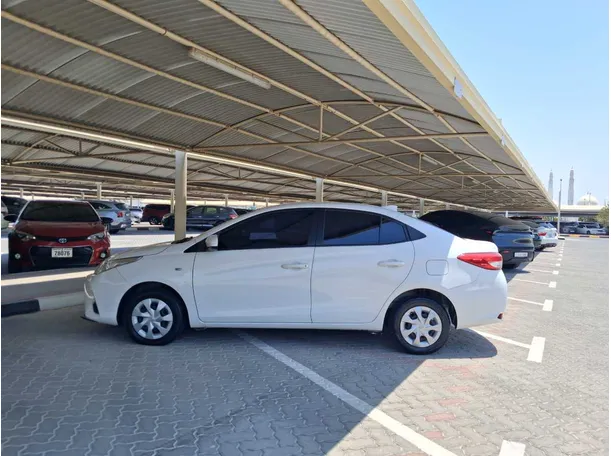 Car image 8