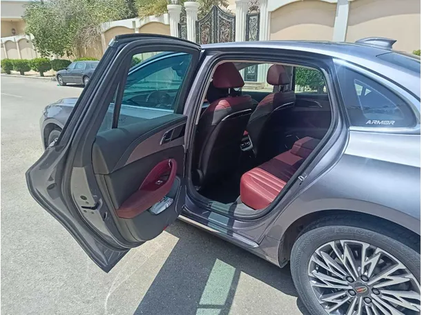 Car image 15