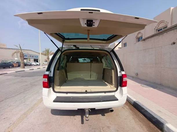 Car image 28