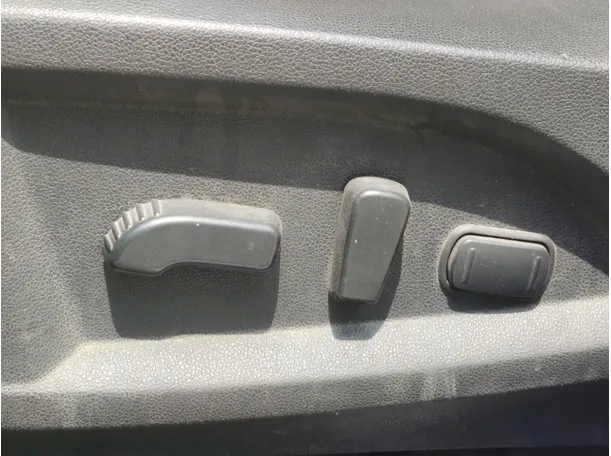 Car image 33