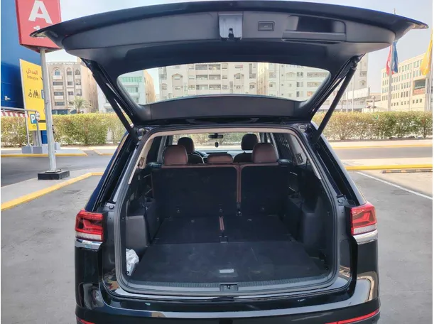 Car image 23
