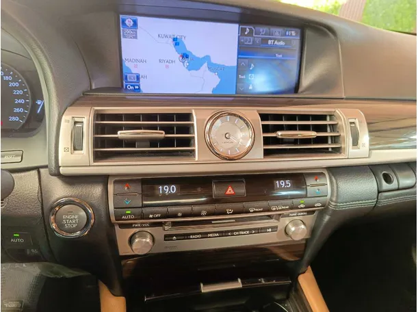 Car image 28