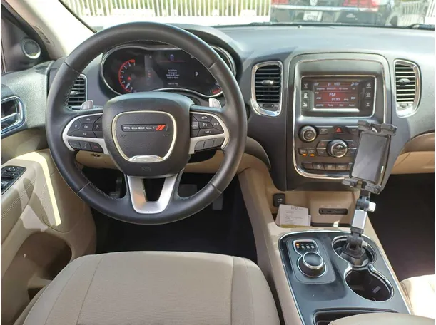 Car image 18