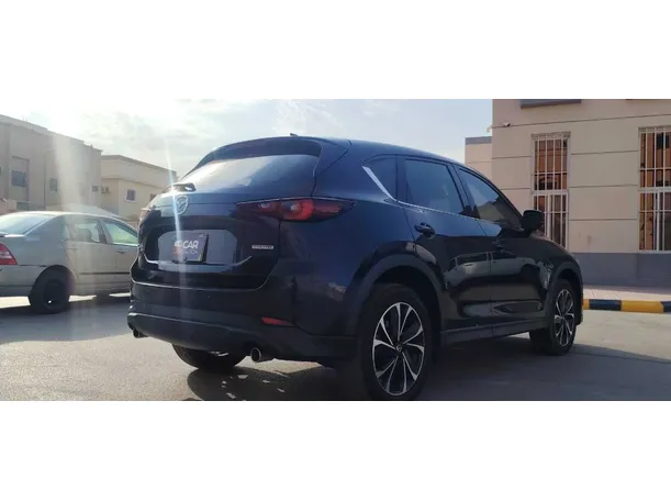 Car image 5