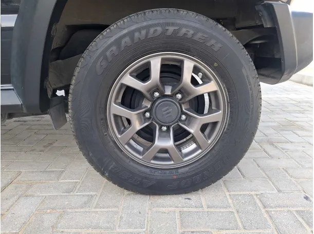 Car image 7
