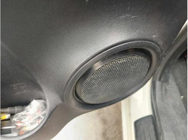 Car image 27