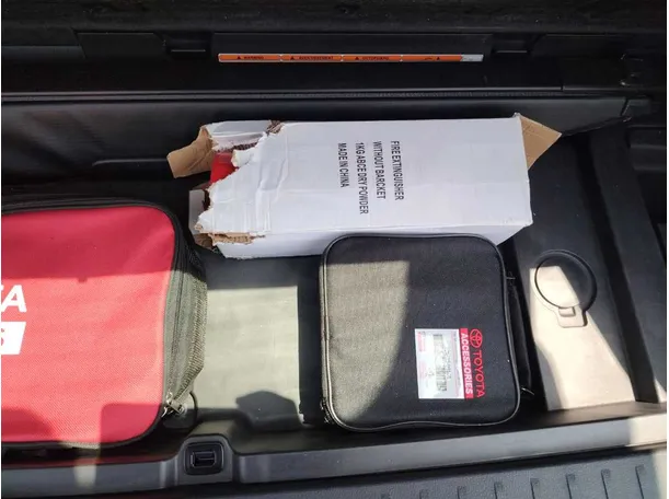 Car image 34