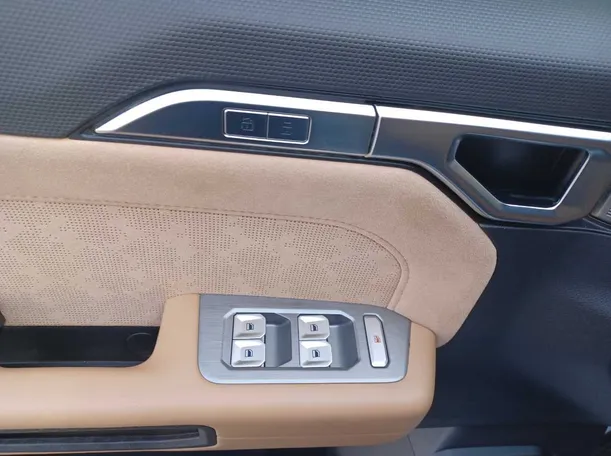 Car image 22