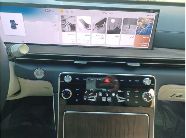 Car image 15