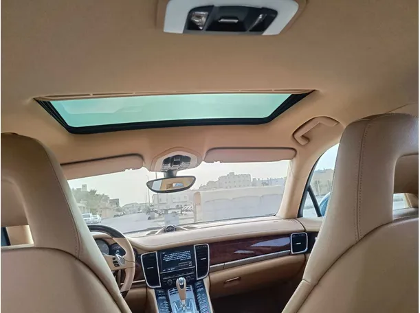 Car image 22