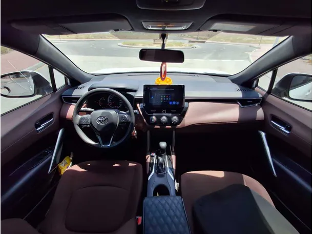 Car image 14