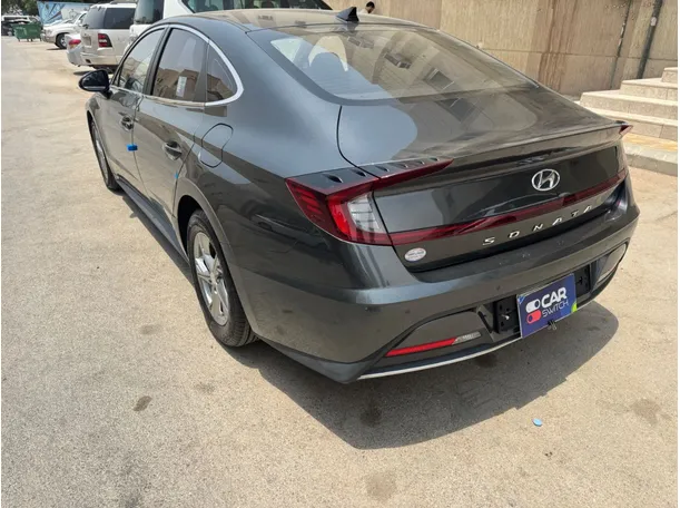 Car image 7
