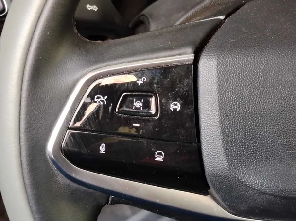 Car image 27