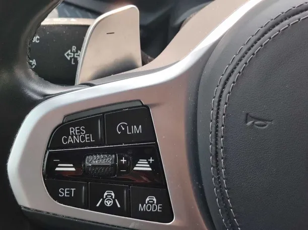Car image 27