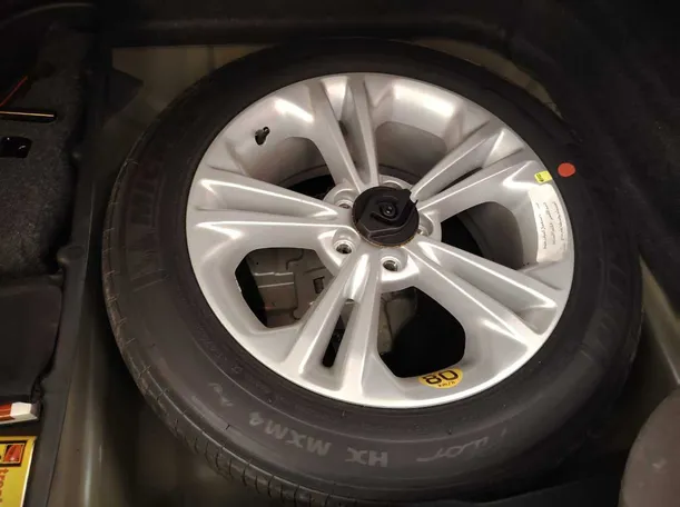 Car image 28