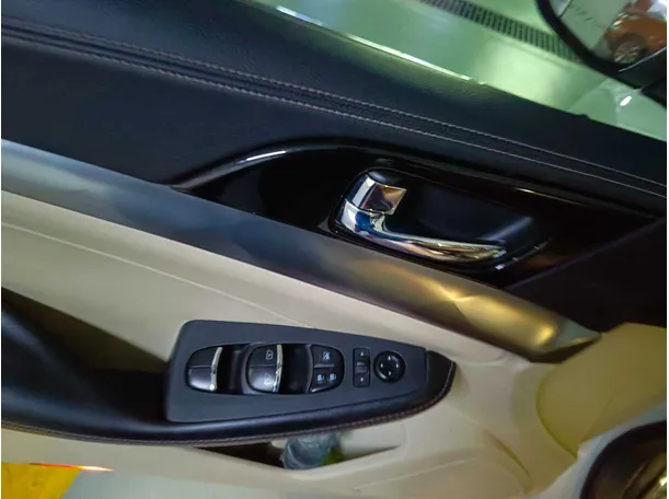 Car image 33