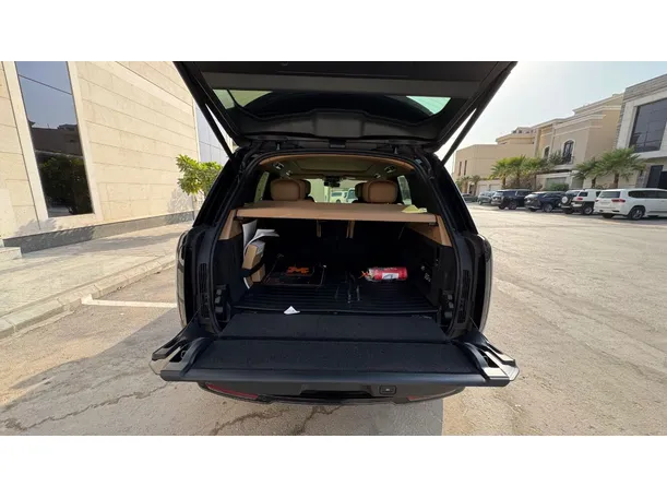 Car image 22
