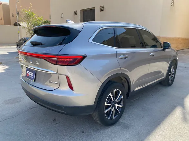 Car image 5