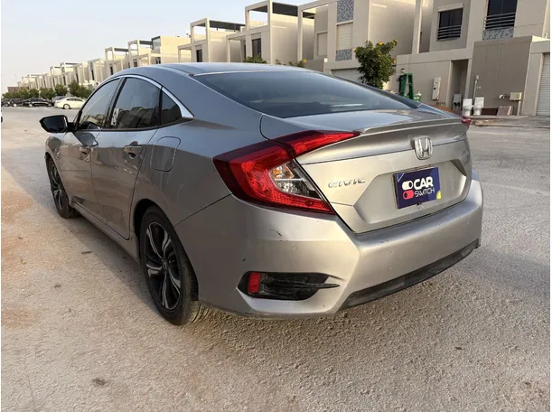 Car image 7