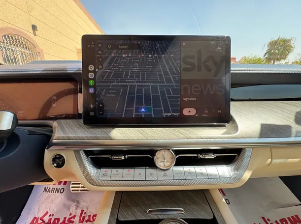 Car image 17