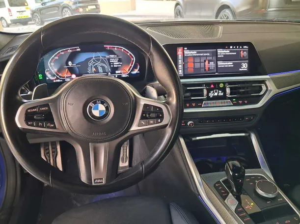 Car image 18