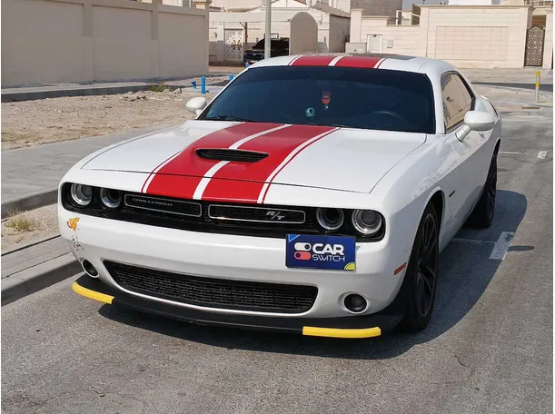 2020 دودج تشالنجر في أبوظبي