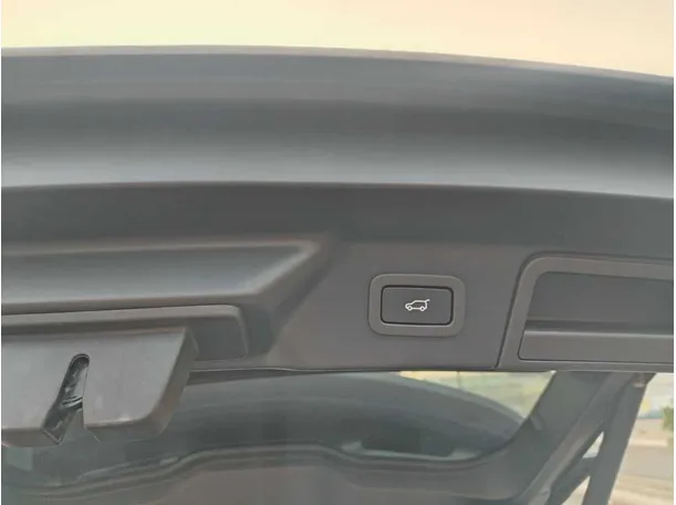 Car image 39