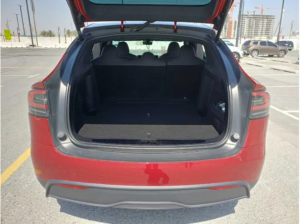 Car image 19
