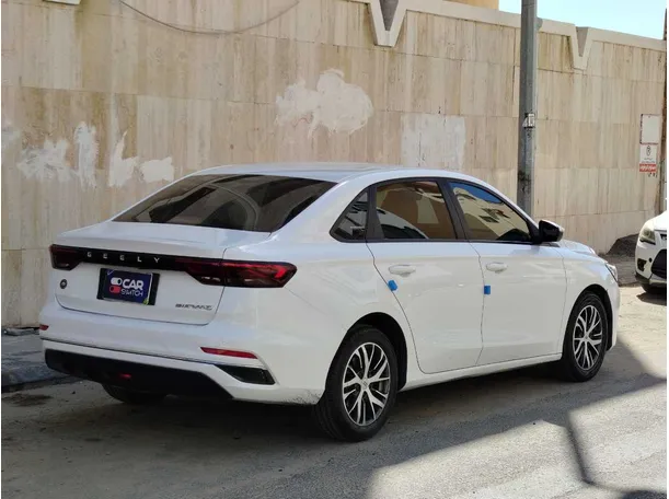 Car image 5