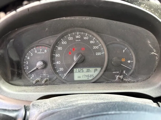 Car image 19