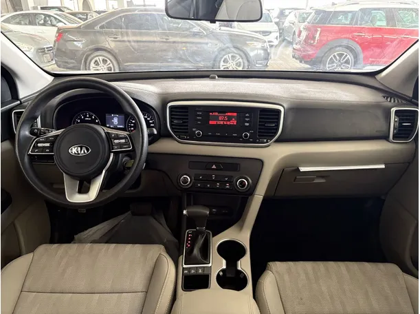 Car image 19