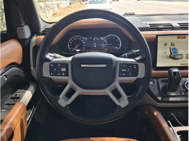 Car image 17