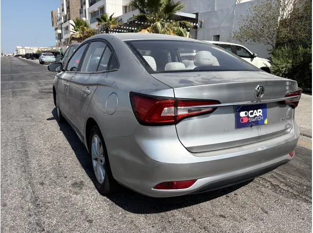 Car image 7