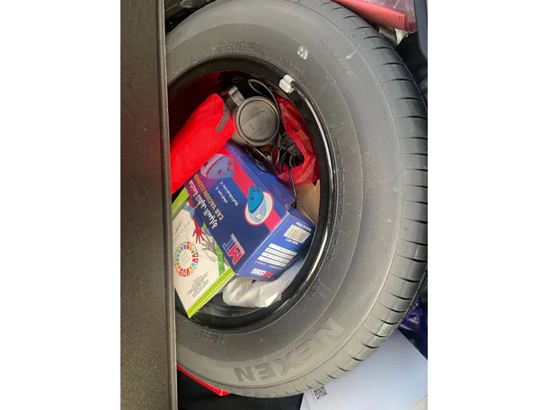 Car image 23