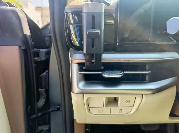 Car image 37