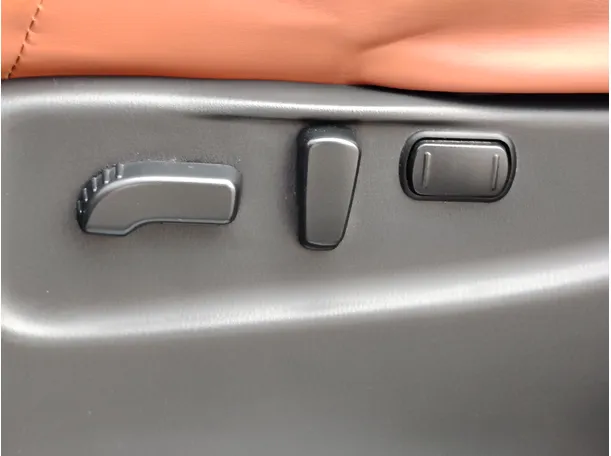 Car image 33