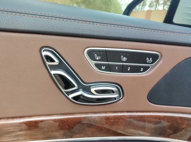 Car image 29