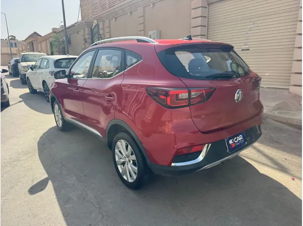 Car image 7