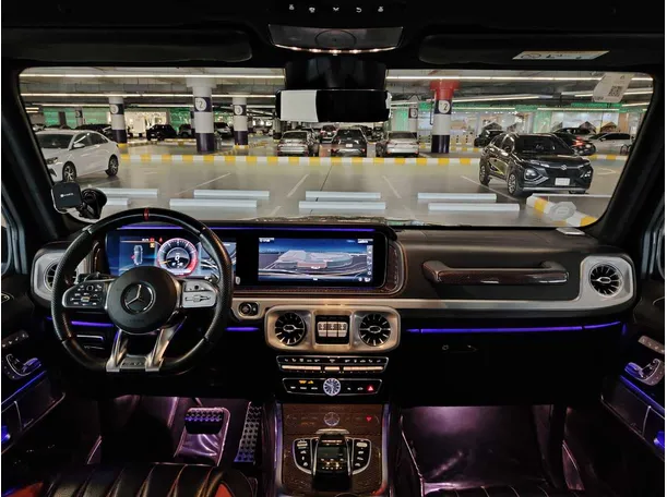 Car image 19